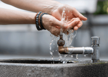 Εξυγίανση και Ανασυγκρότηση ή Άλλη Μία Προσπάθεια Κεντρικοποίησης Εξουσιών; Οι Νέες Εταιρείες Ύδρευσης σε Κάθε Νομό