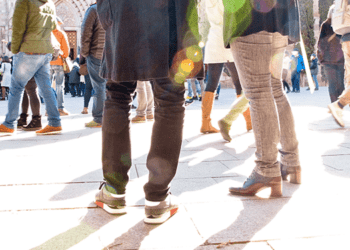 Μισός Πληθυσμός Άνω των 46: Το Εθνικό Σχέδιο Δράσης για την Αναστροφή των Δημογραφικών Τάσεων