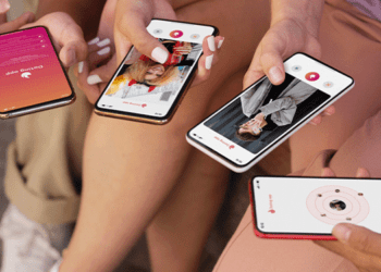 Stop, Στην Χρήση Των Social, Για Παιδιά Και Εφήβους Κάτω Των 15 Ετών!