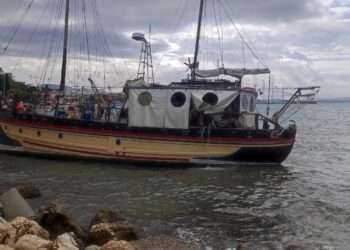 Κακοκαιρία παρασύρει το Acco στην ακτή / Οικονομική βοήθεια ζητά, ο ιδιοκτήτης στα social