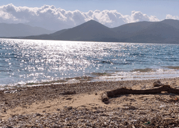 Πρόσβαση στις Παραλίες: Τι Ορίζει ο Νόμος για τους Πολίτες