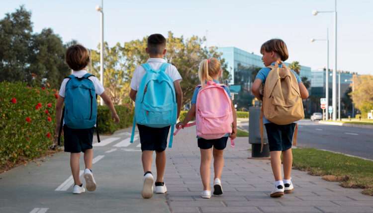 Μαθητές σε Πτώση: Αιτωλοακαρνανία και Δημογραφικό: Ο Καθρέφτης της Υπογεννητικότητας